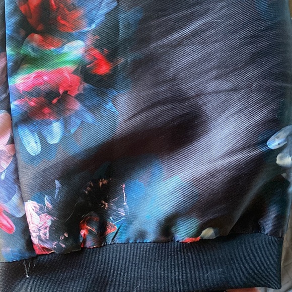 Bomber jacket - Picture 4 of 4